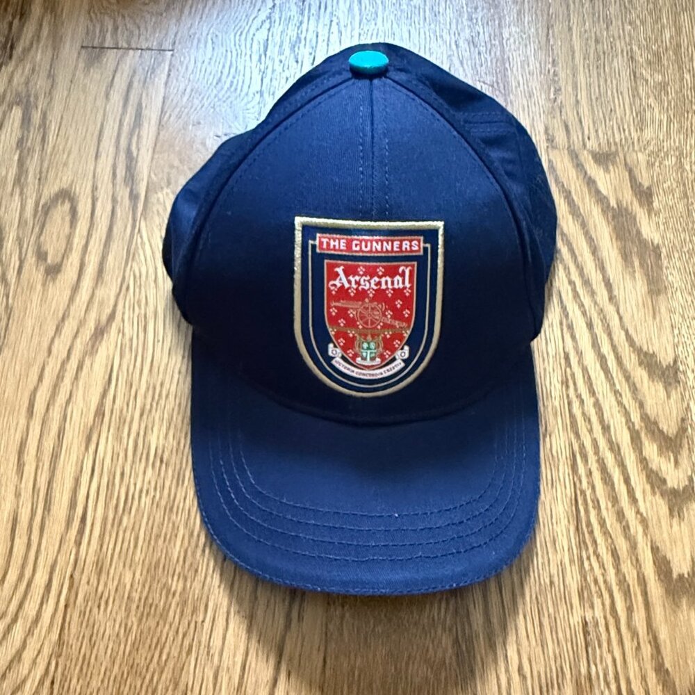 Arsenal Retro Crest Baseball Cap in Blue